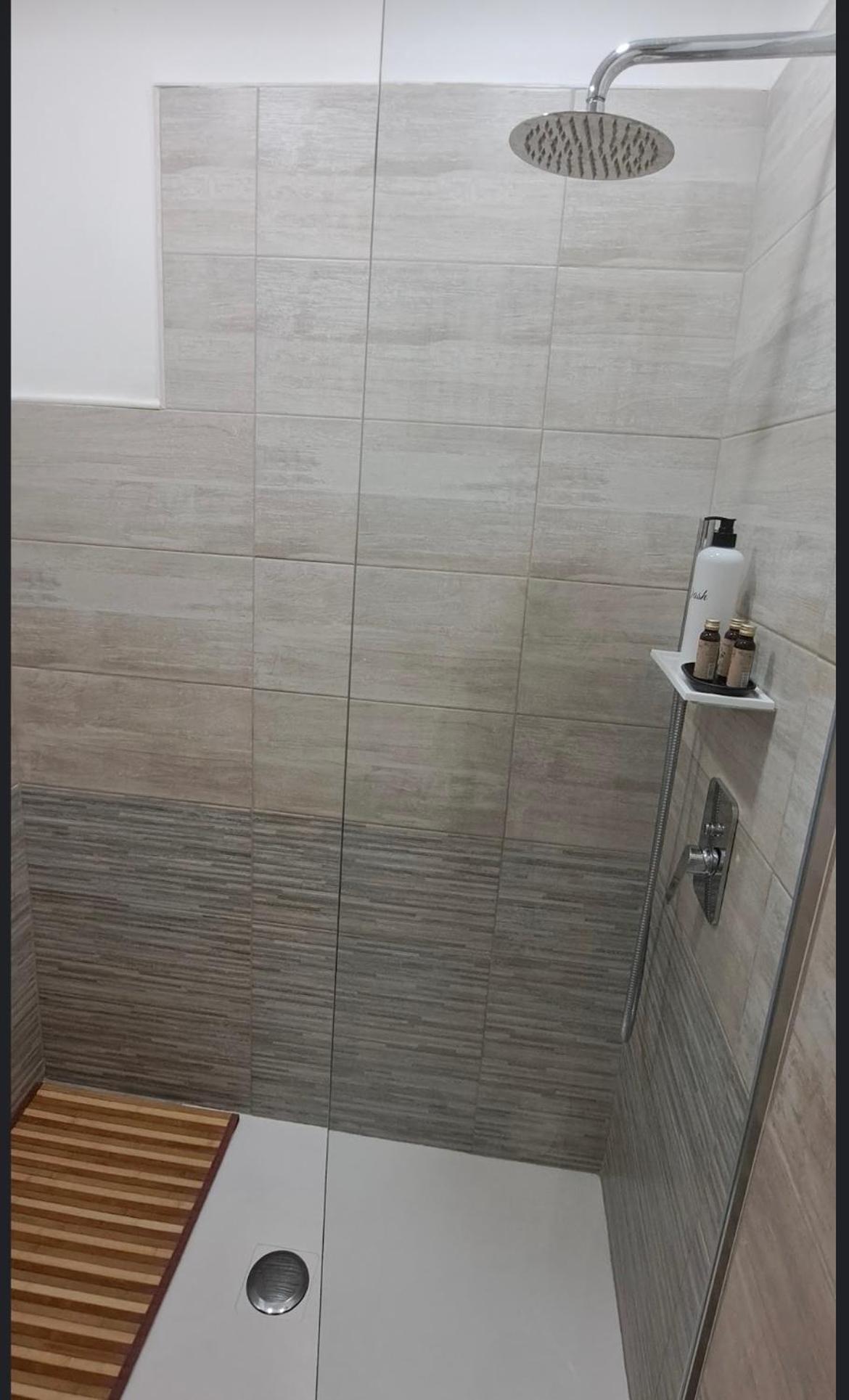 La Via Di Mezzo Appartement Catánia